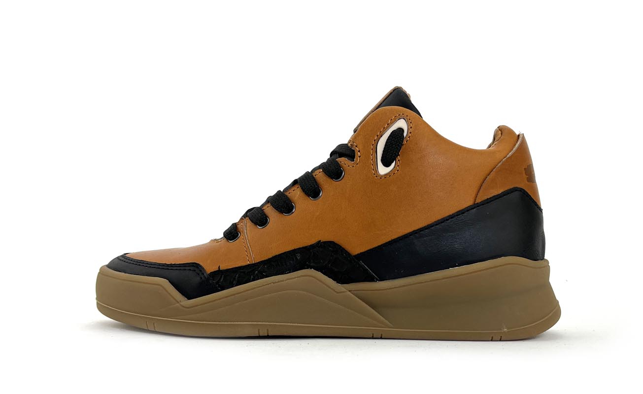 Schlass 05blakgold